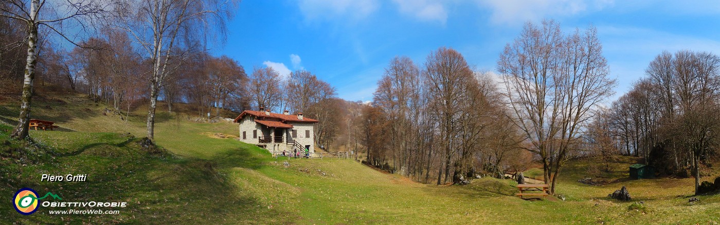 66 Passiamo dal Rif. Monte Zucco (1150 m).jpg